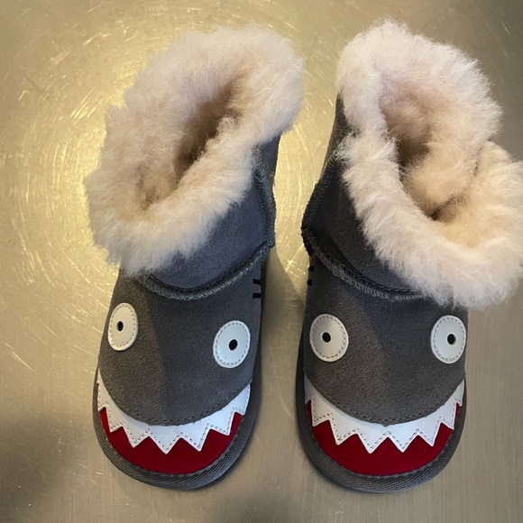 EMU Australia shark boots - Picture 2 of 2
